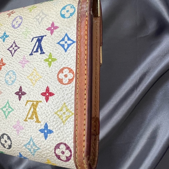 Louis Vuitton Wallet - Picture 9 of 12